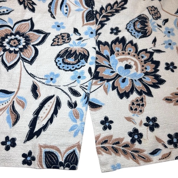 Ann Taylor Women’s White Black Blue Textured Cotton Floral Pencil Skirt Size 12 - Picture 7 of 10